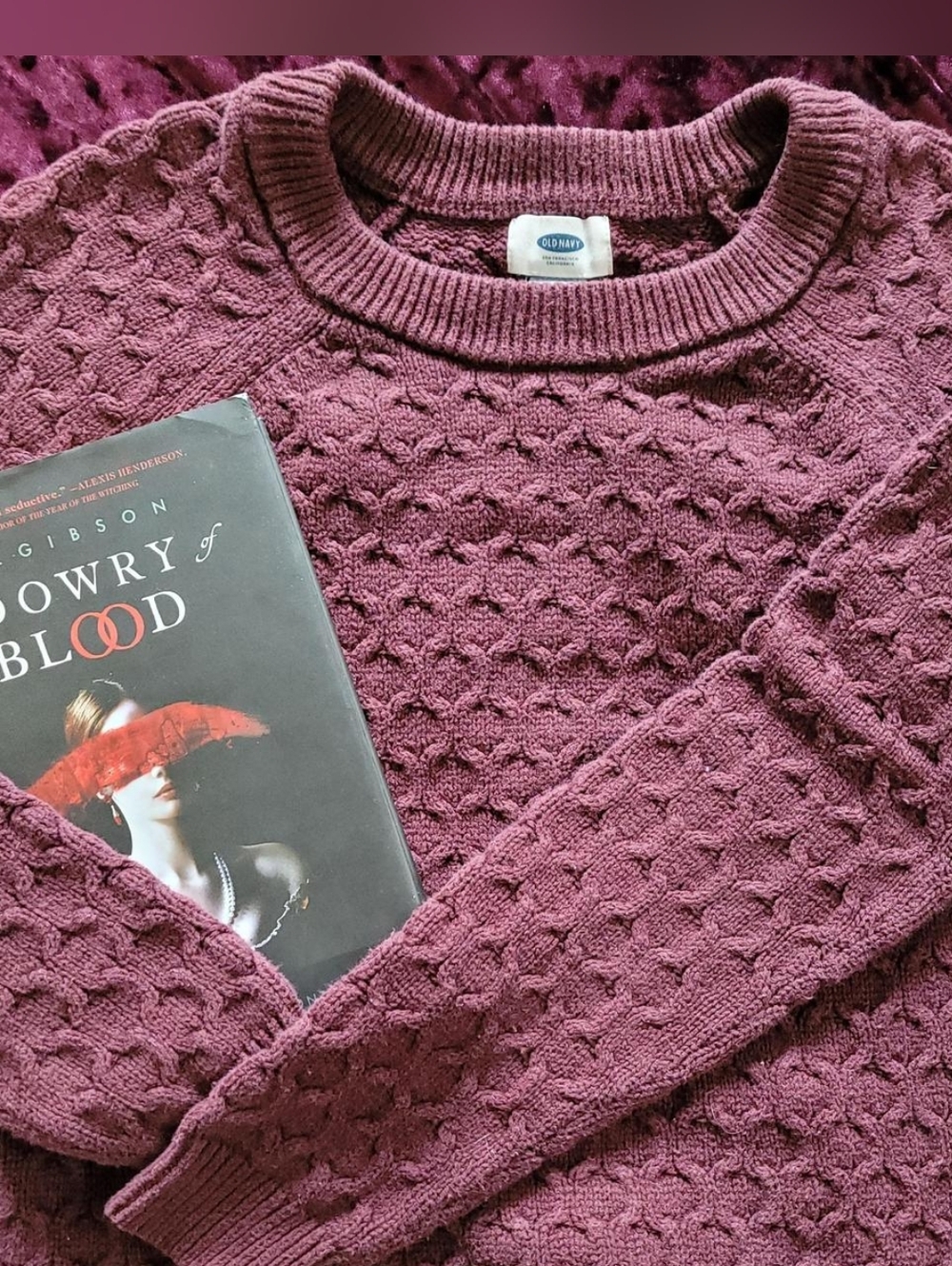 Old Navy Women's Crewneck Sweater in Maroon
